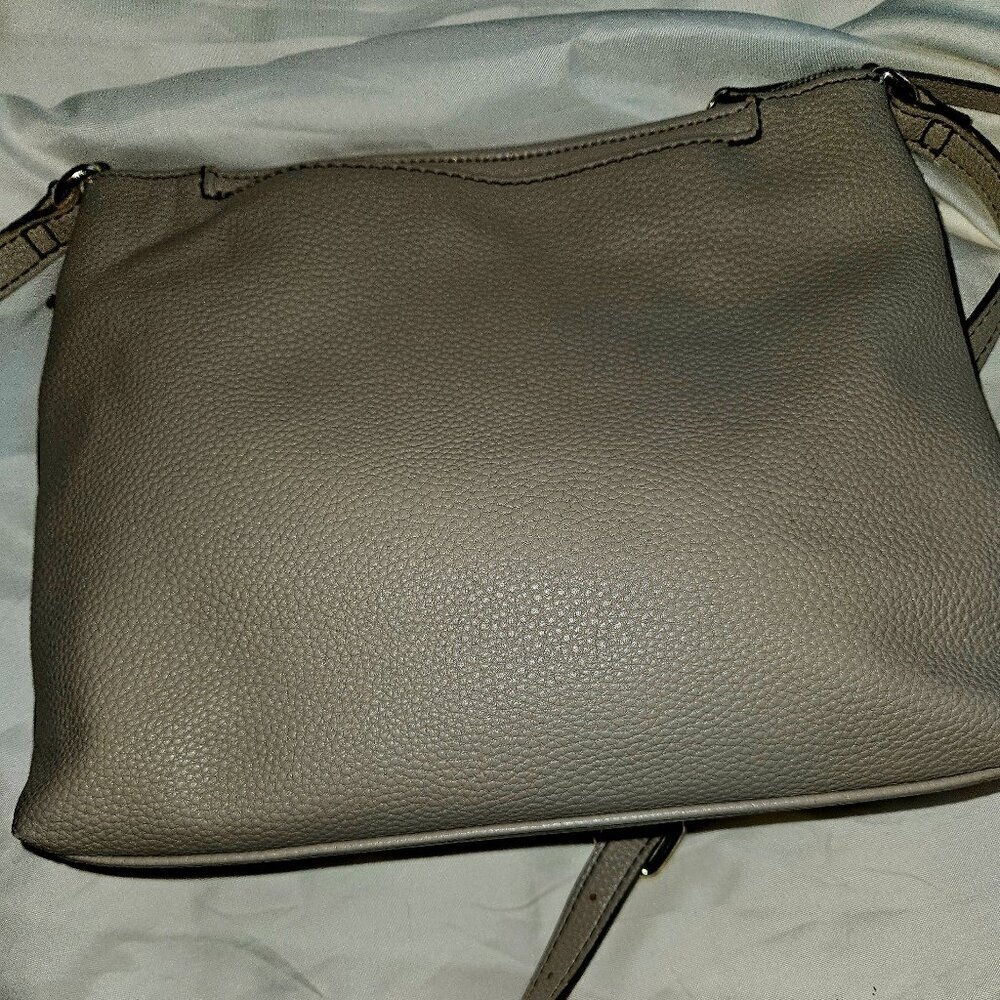 Liz Claiborne beige or tan purse with long straps so could be worn crossbody M - Picture 9 of 9